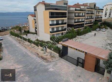 Emre Ünlü'den Havuzlu, Deniz Mnz,bahçeli,full Eşyalı 2,5+1