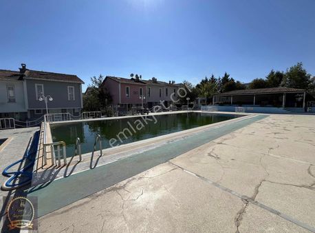 Gümüşkent Spor Sitesi'nde Eşyalı Kiralık Villa