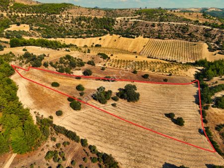 Selendi'de Satılık 21605 M2 Tarla (video)