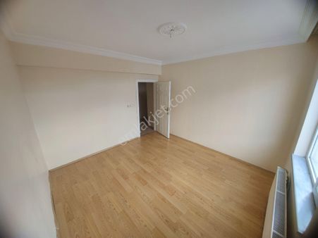 Global'den Mermerler Camii Altında Satılık Geniş 4+1 Daire