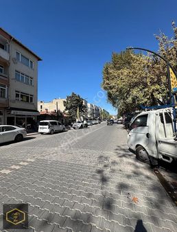 Zeybek Emlaktan Cadde Üzerinde 2+1 Dairemiz Satılıktır