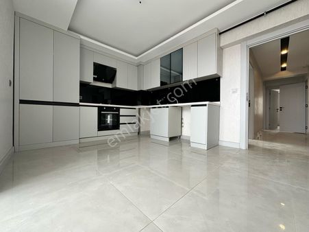 Esertepe'de Yeni Binada Full Yapılı Asansörlü Farklı Kat Seçenekleriyle 3+1 Daireler !!