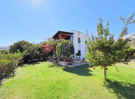 Bodrum Gündoğan'da Havuzlu Site İçerisinde Önü Açık Ferah Daire