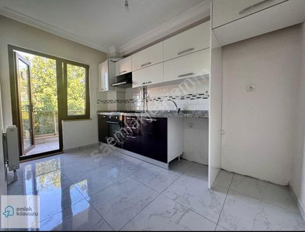 Başiskele Barbaros Mah. Satılık 3+1 Eğimsiz Üst Dubleks Ev Boş