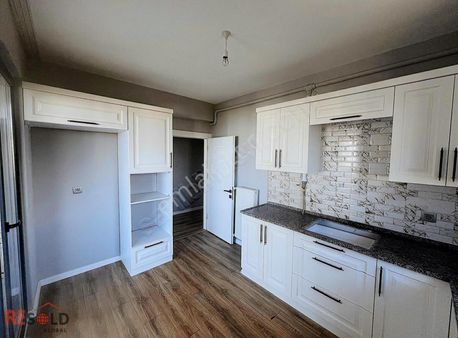 Resold Gayrimenkulden Site İçerisin De Kiralık 3+1 Daire..!