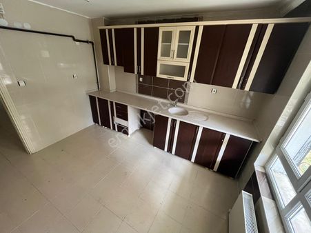 Yayla Mahallesi'nde Asansörlü Binada Fırsat Dairesi!