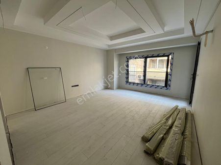 Asil'den Göztepede Sıfır Binada 2+1 Otoparklı Asansörlü Arakat