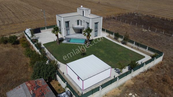 Wisremden Gümüşyakada 1000 M2 İçinde Havuzlu Lüks Villa