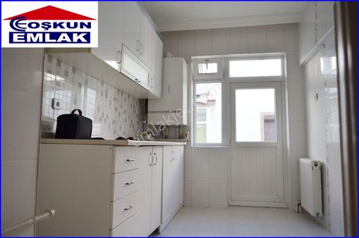 Coşkun Emlak'dan Etlik Merkezde 3+1 Klasik Kombili