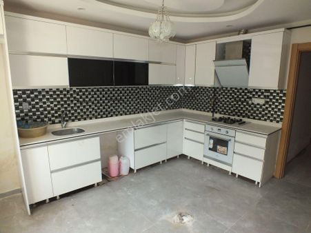 619 Kurtuluş Mahallesinde Satılık 3+1 Doğalgazlı Daire