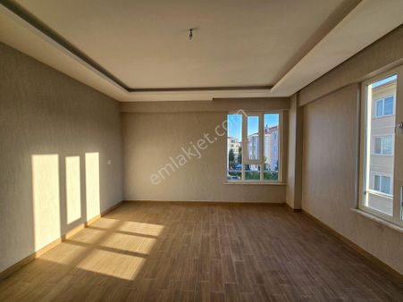 Akşemsettin Mahallesi'nde Merkezi Lokasyonda 3+1 145 M2 Satılık Dire