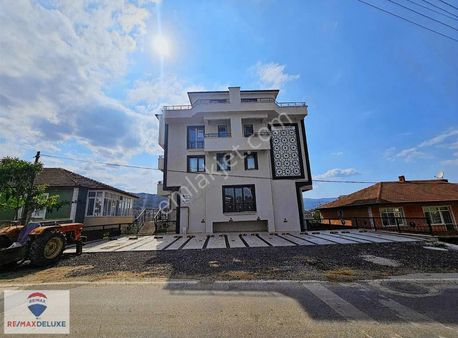 Gölcük Yazlık Merkez Mahallesi'nde Satılık 3+1 Sıfır Lüks Daire