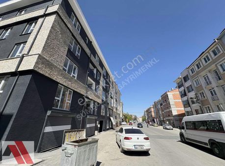 Sümbüller'den Üniversite Yakını Cadde Üstü Y. Isıtmalı 1+1 Daire