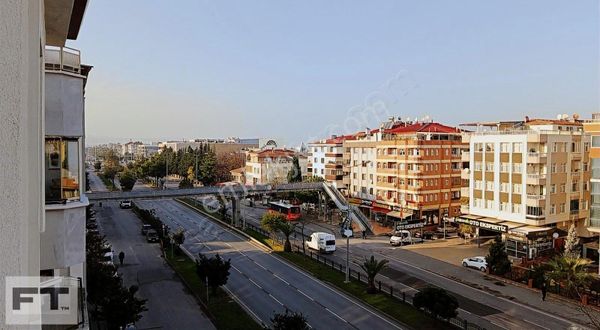 Esenevlerde Anayola Cephe Satılık 3+1