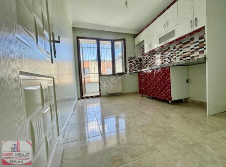 Eser Yapıdan Satılık2+1 100m2 Cadde Yakını Buyuk Arakat