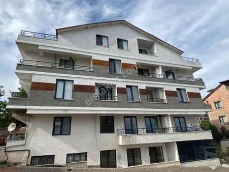 Remax Palastan Bağçeşmede Kiralık 2+1 Ters Dubleks Yüksek Giriş.