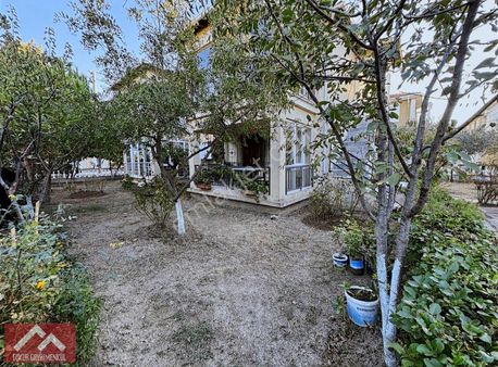 Marmara 22 Sitesinde Bahçeli Giriş Kat Daire