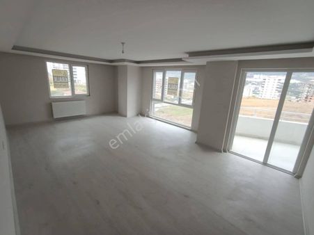 Samsun İlkadım Tepecik Mahallesi'nde Ebeveyn Banyolu Asansörlü