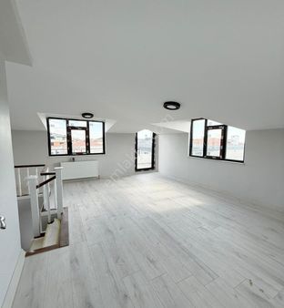 Avcılar Ambarlı Da 3+2 Ferah Satılık Dublex