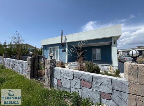 Olukpınar Mahallesi Flora Lıfe-5 Sitesinde Tapulu Ev Ve Bahçesi