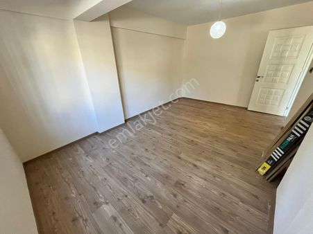 Altınkum Plaja 200metre Yüksek Giriş Köşe Daire Bahçeli Geniş