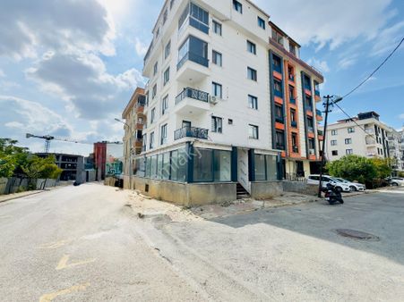 Turyap Yalova İbrahim'den İstanbul Sancaktepe'de Satılık Dükkan