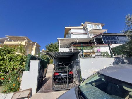 Kuşadası Soğucak Da 5+2 Deniz Manzaralı Satılık Villa
