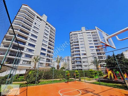 Kolezyum'dan Elit Site İçerisinde Havuzlu Geniş Oturumlu 4+1 !