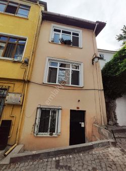 Beşiktaş Arnavutköy'de 4+1 Tripleks Satılık Bina Sahile 200 Metre