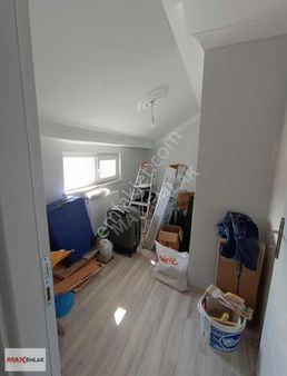 Marmaray Durağının Yanı Başında 5+1 Satılık 200 M2 Üst Dublex