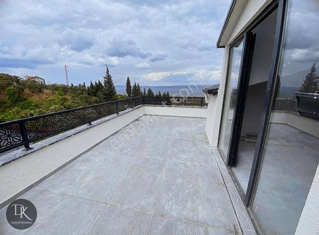 Deniz Gayrimenkul'den Deniz Manzaralı Teraslı Lüks 3+1 Daire