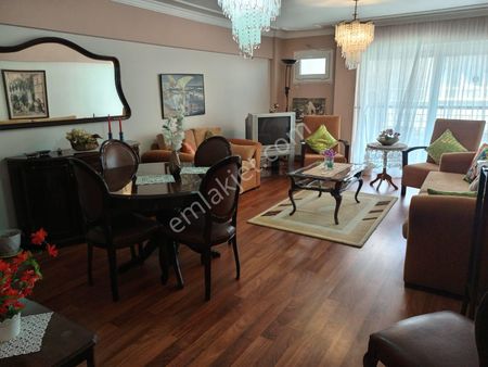 İzmir Karşıyaka Aksoy Mahallesi'nde Kiralık 2,5+1 Daire