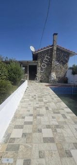 Kemalpaşa Armutlu'da Satılık Dubleks Ev Ve Havuzlu Arazi