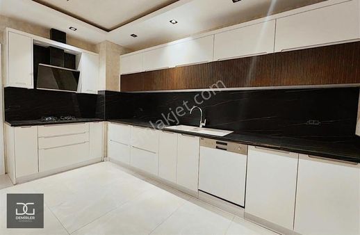 Demirler'den Beyaz Eşyalı Site Konseptli 175m² Lüks 3+1 Fırsatı