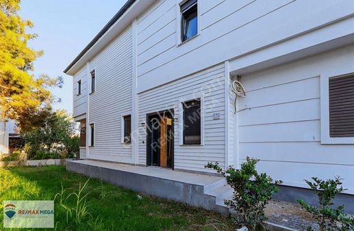 Döşemealtı Yeşilbayır'da Satılık 5+1 Site İçi Sıfır Villa