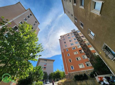 Lense Komsuyenişehir Mahallesinde Eflatun Sitesi 2+1 Satılık Dai