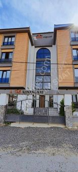 Değirmenköy De Geniş Kullanışlı Kiralık Daire