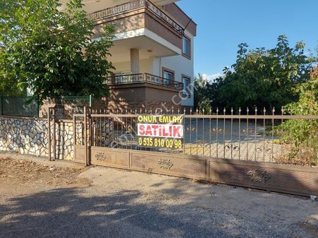 Erdemli Aslanlı Mahallesi'nde Satılık Dubleks Villa Ve Bahçe