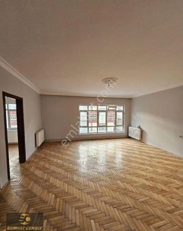 Yeşilevler Mahallesinde Satılık Daire 2.kat 3+1 Kat Mülkiyetli