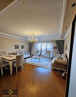 Yeşilevler Mahallesin'de Satılık 4+1 160m²