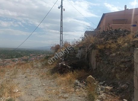 Yeşilhisar'da Manzaralı Merkeze Yakın Satılık Arsa