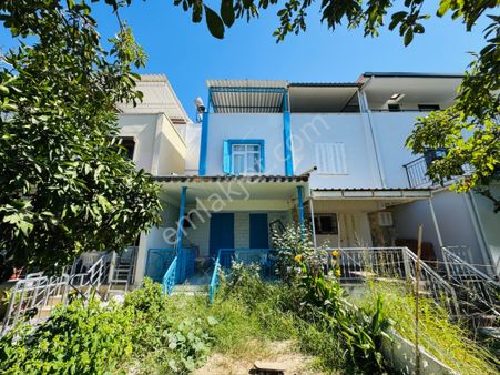 Kuşadası Davutlar'da Plaja 750m Çift Balkonlu Satılık 3+1 Yazlık