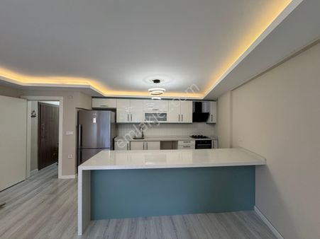 Kuşadası Davutlar'da Kat Kaloriferli Ebeveyn Banyolu 3+1 Daire