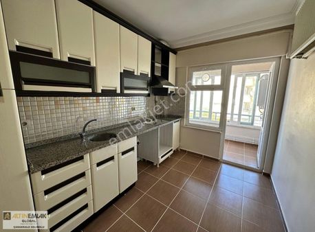 Altın Emlaktan Cumartesı Pazarı Cadde Üzeri 3+1 Kiralık Daire