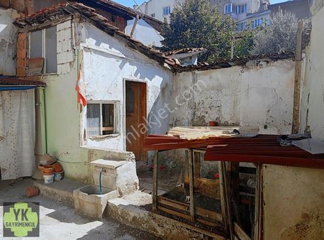 Satılık Bursa Maksem De 296 M² Ev Ve Arsaları.