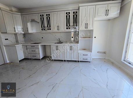 Me-ta Gayrimenkul'den İstiklal Mahallesi 3+1 Satılık Daire