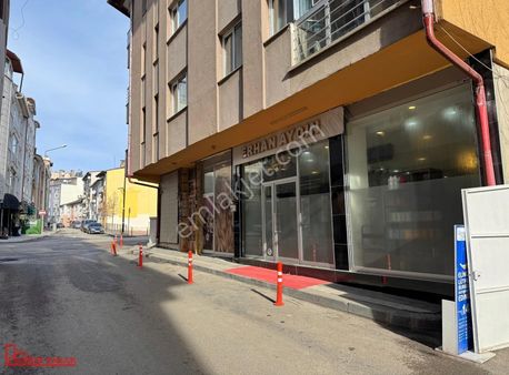 Hedef Emlak'tan İstasyon Caddesinde Satılık 180 M2 Dükkan