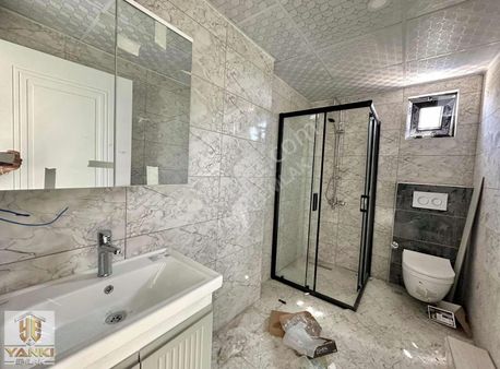 F.çakmak'ta_1+1_tramvay Üzeri Havuzlu Site İçerisinde