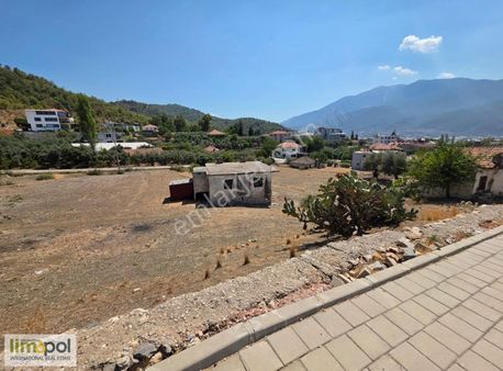 Limopol'den Karaçulha Mahallesinde Satılık İmarlı Arsa