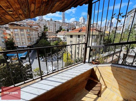 Mehmetçik Caddesi Otoparklı 3+1 Kiralık Dublex Daire